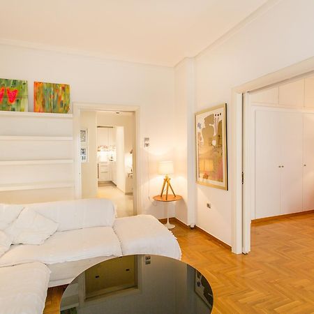 A Cozy Apt In Kolonaki Of Атина Екстериор снимка