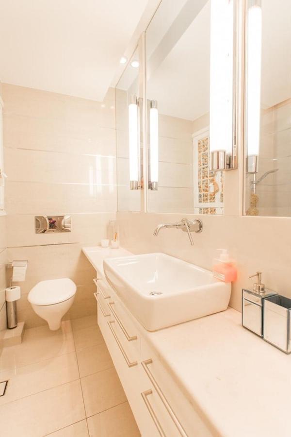 A Cozy Apt In Kolonaki Of Атина Екстериор снимка