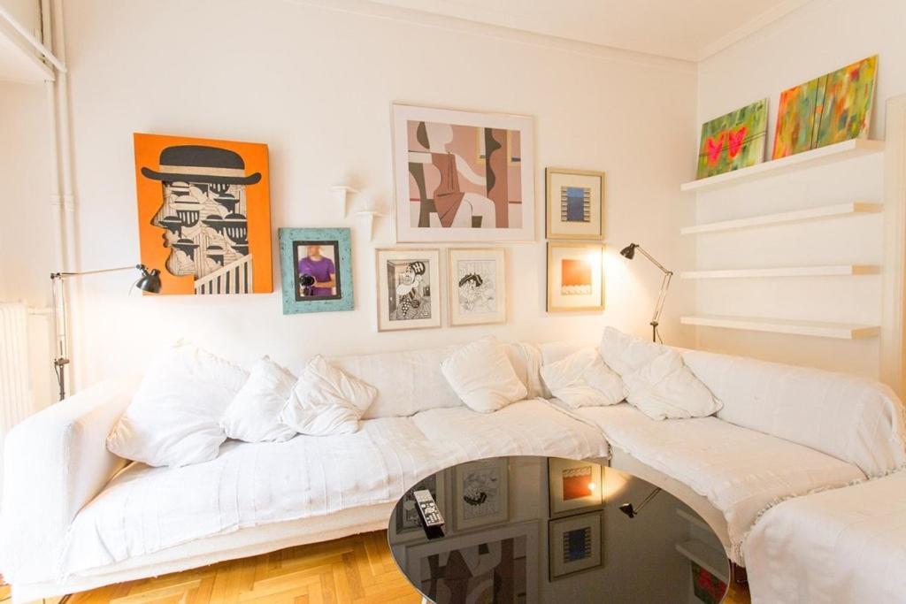 A Cozy Apt In Kolonaki Of Атина Екстериор снимка