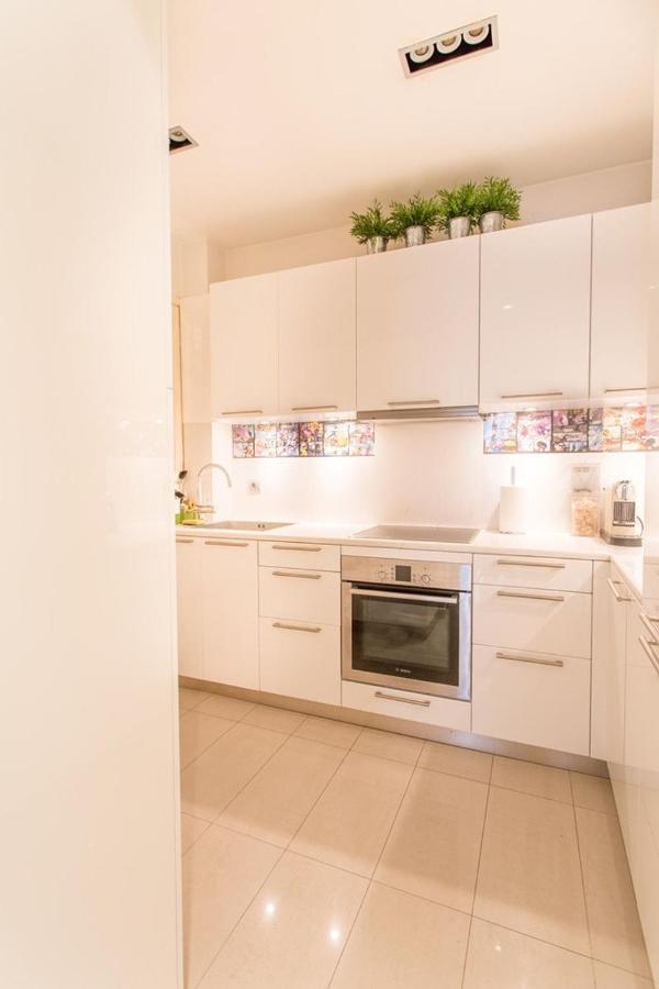 A Cozy Apt In Kolonaki Of Атина Екстериор снимка